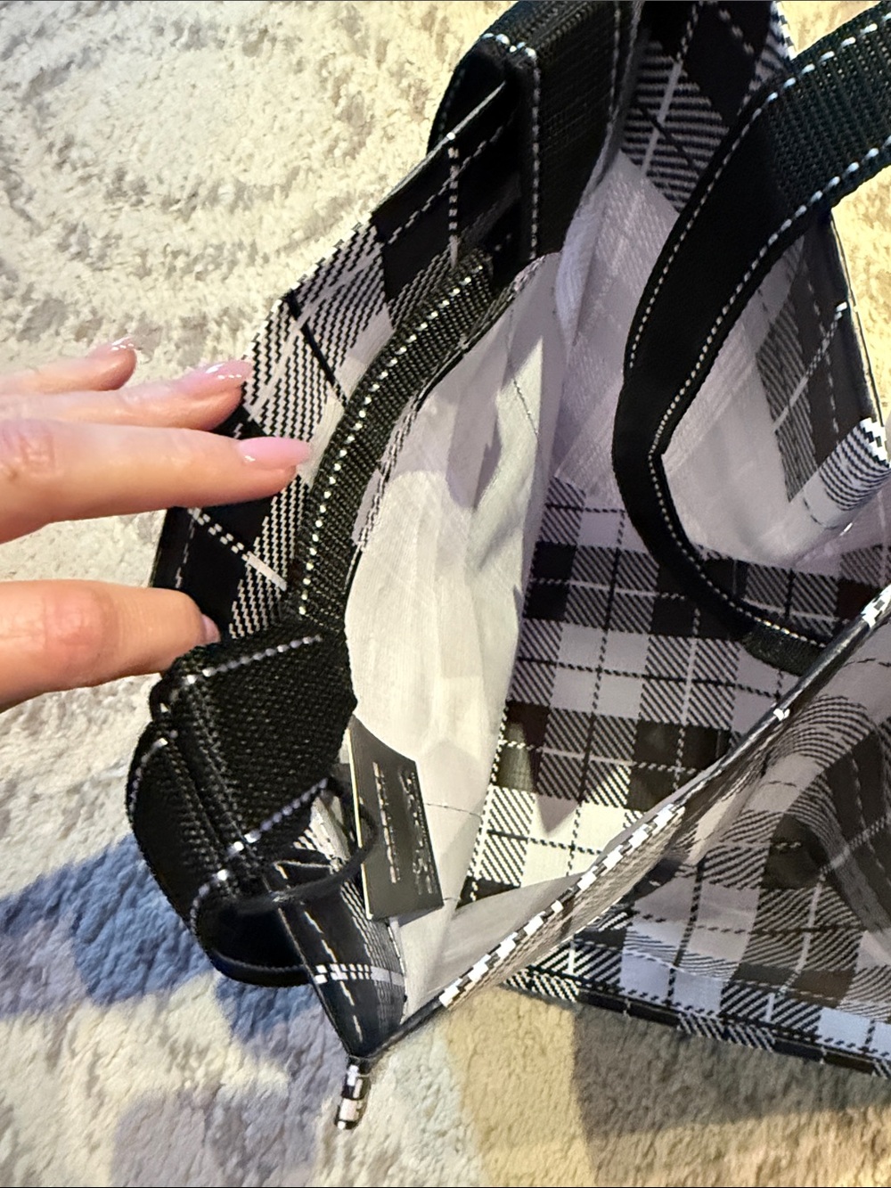 NWT SCOUT Black & White Plaid Messenger Tote - Picture 6 of 6